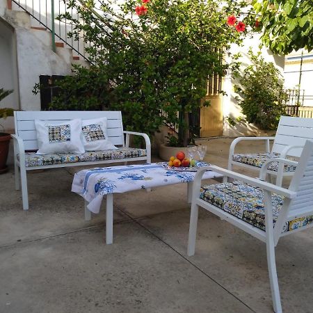 Casale Hibiscus Villa Santa Maria Del Focallo Eksteriør bilde